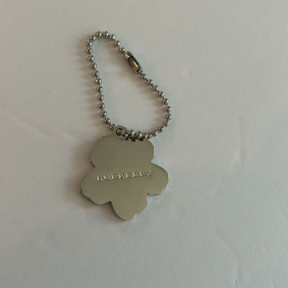 NWOT Vintage Burberry White Prorsum Flower Bag
Charm Keychain Purse - Picture 4 of 6